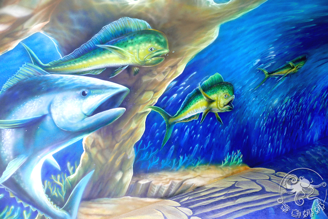 宜蘭蘇澳半日景點【祝大漁物產文創館/南方澳漁港】360度視角，與鯊魚共游立體3D魚龍捲隧道。來漁港挖寶吃螃蟹，石蟳10隻$640元，不囉嗦立馬打包。 @章魚娜娜 ∞ 玩味生活