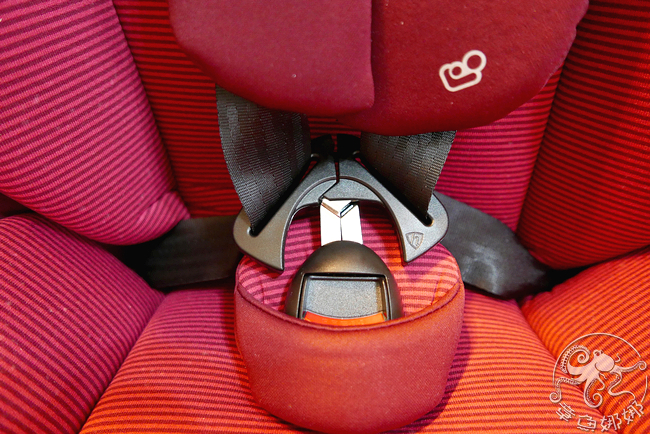 【Maxi-Cosi Aura】跨階段成長型汽車座椅，能長期使用CP值高〈9M-12Y〉，終於找到買一次就能使用到底的好物，再也不擔心換椅問題。 @章魚娜娜 ∞ 玩味生活