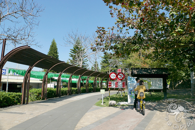 東豐自行車綠廊》台中東勢景點，全長12公里自行車專用道，與大甲溪相鄰，全台最美的舊鐵路支線與青山綠水相伴，享受漫遊親子時光。 @章魚娜娜 ∞ 玩味生活