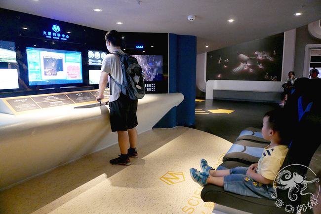 台北室內親子景點》台北天文館  從玩樂中學習新知識，與孩子來場宇宙探險，體驗未知的另一片星空。 @章魚娜娜 ∞ 玩味生活