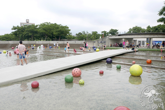 鶯歌陶瓷博物館》涼快一夏！新北市免費親子景點，玩水玩沙免費入園！ @章魚娜娜 ∞ 玩味生活